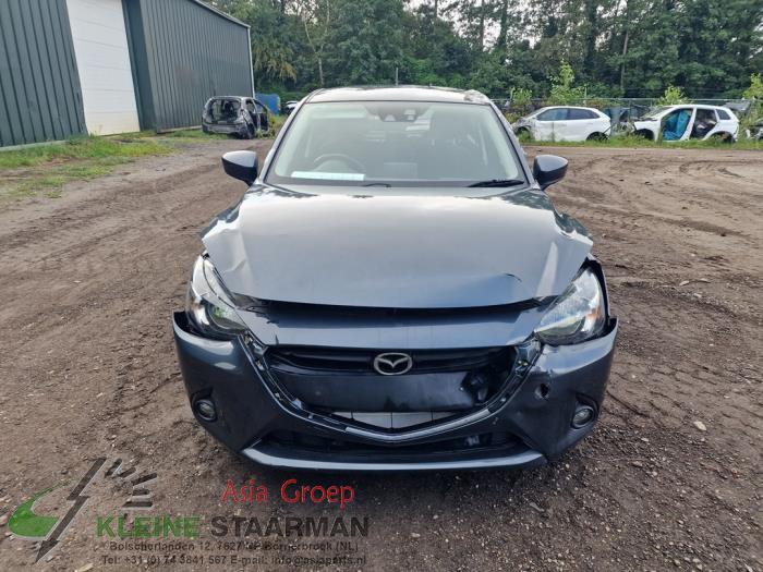 Mazda 2 1.5 SkyActiv-G 90 Samochód złomowany (2016, Ciemny, Szary)
