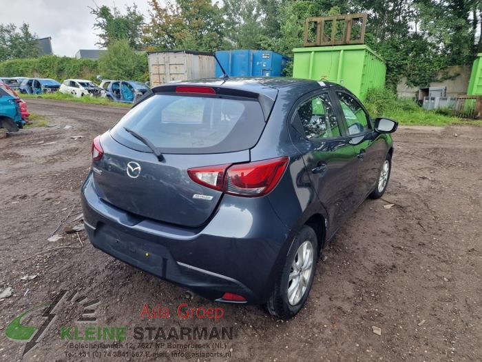 Mazda 2 1.5 SkyActiv-G 90 Samochód złomowany (2016, Ciemny, Szary)