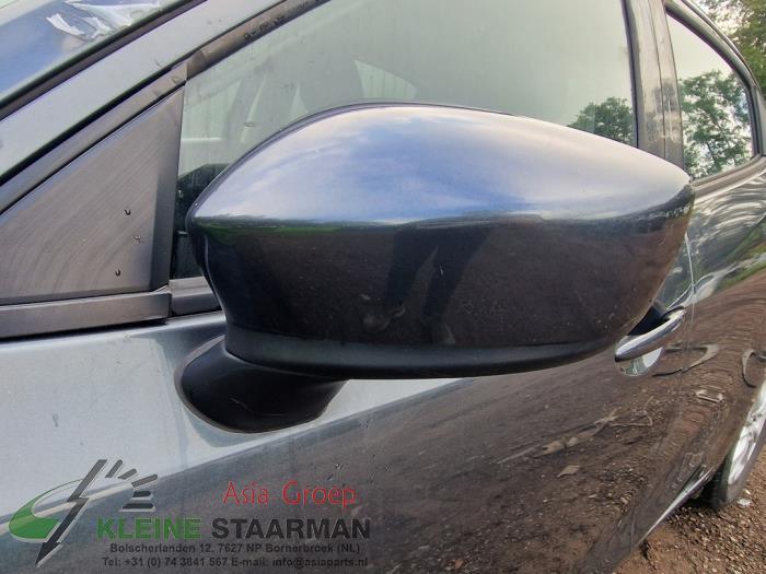 Mazda 2 1.5 SkyActiv-G 90 Samochód złomowany (2016, Ciemny, Szary)