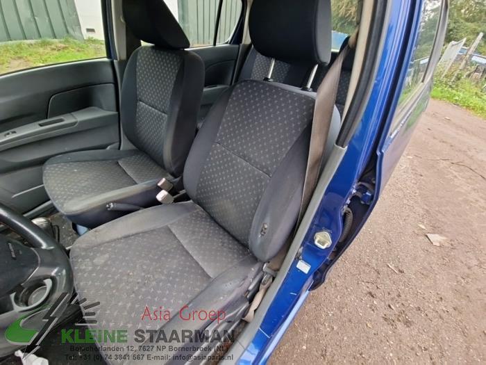 Daihatsu Cuore 1.0 12V DVVT Skrotfordon (2008, BLAUW)