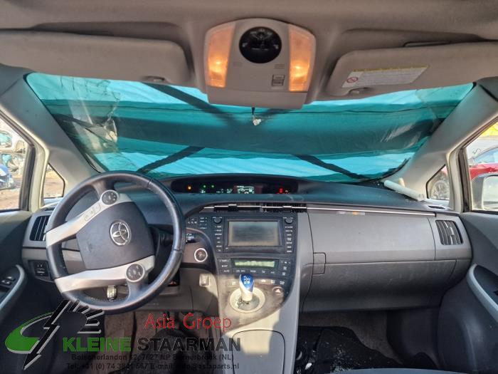 Toyota Prius 1.8 16V Sloopvoertuig (2011, Zwart)