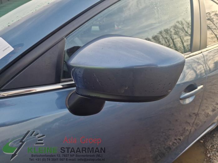 Mazda 3 1.5 Skyactiv-G 100 16V Sloopvoertuig (2014, Blauw)