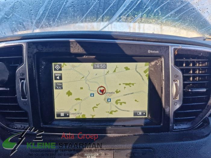 Kia Sportage 1.6 GDI 16V 4x2 Samochód złomowany (2017, Czarny)