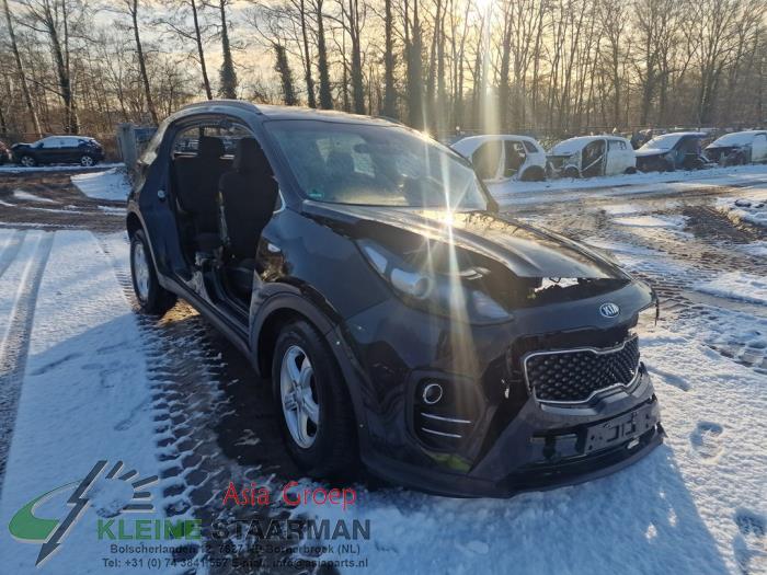 Kia Sportage 1.6 GDI 16V 4x2 Samochód złomowany (2017, Czarny)