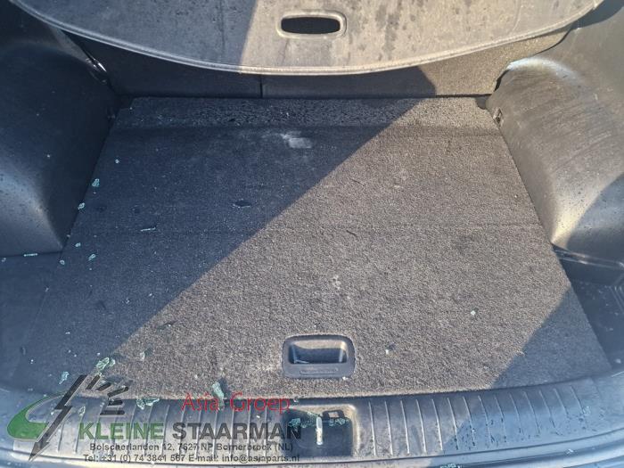 Kia Sportage 1.6 GDI 16V 4x2 Samochód złomowany (2017, Czarny)