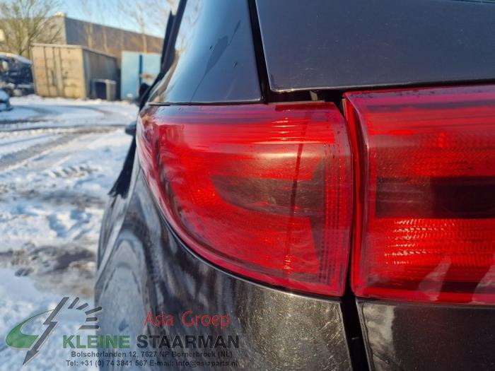 Kia Sportage 1.6 GDI 16V 4x2 Samochód złomowany (2017, Czarny)