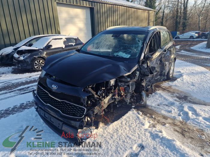 Kia Sportage 1.6 GDI 16V 4x2 Samochód złomowany (2017, Czarny)
