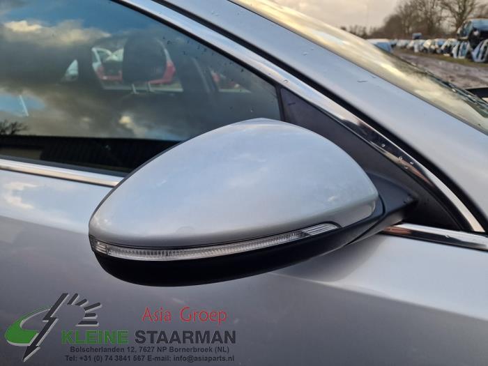 Kia Ceed 1.6 CRDi 16V 115 Salvage vehicle (2019, Gray)