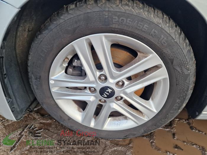 Kia Ceed 1.6 CRDi 16V 115 Salvage vehicle (2019, Gray)