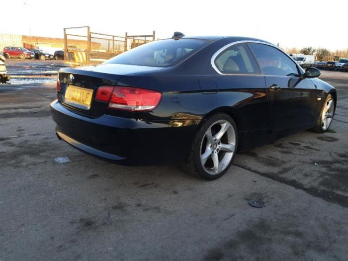 BMW 3 serie 325i Sloopvoertuig (2007, Zwart)