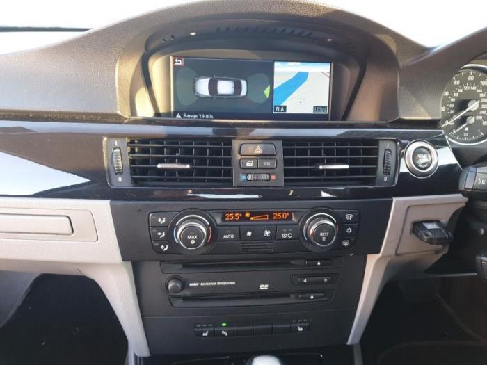 BMW 3 serie 325i Sloopvoertuig (2007, Zwart)