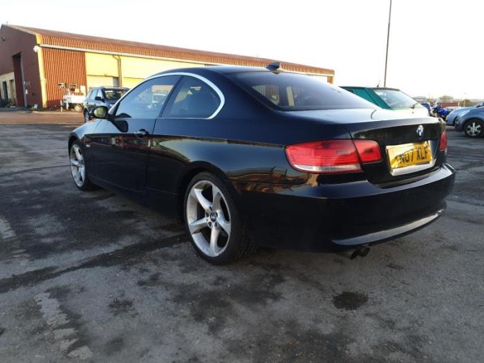 BMW 3 serie 325i Sloopvoertuig (2007, Zwart)