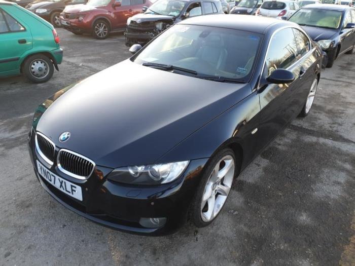 BMW 3 serie 325i Sloopvoertuig (2007, Zwart)