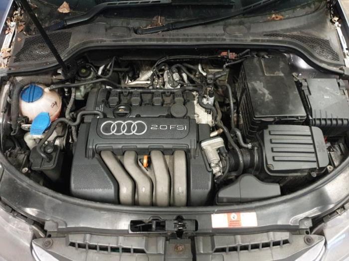 Audi A3 Sportback 2.0 FSI 16V Sloopvoertuig (2005, Zilvergrijs)