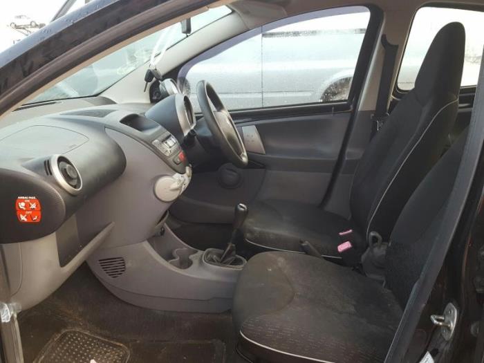 Peugeot 107 1.0 12V Sloopvoertuig (2010, Zwart)