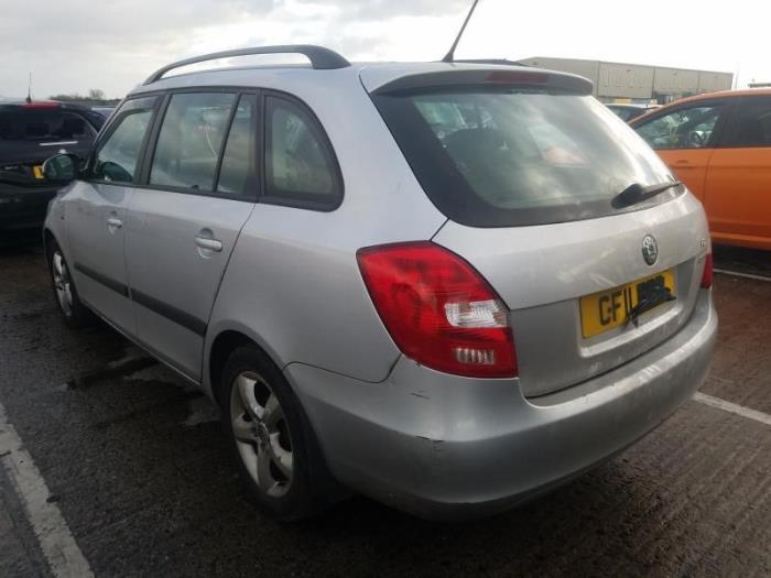 Skoda Fabia II Combi 1.2 TDI 12V Greenline Sloopvoertuig (2011, Zilvergrijs)