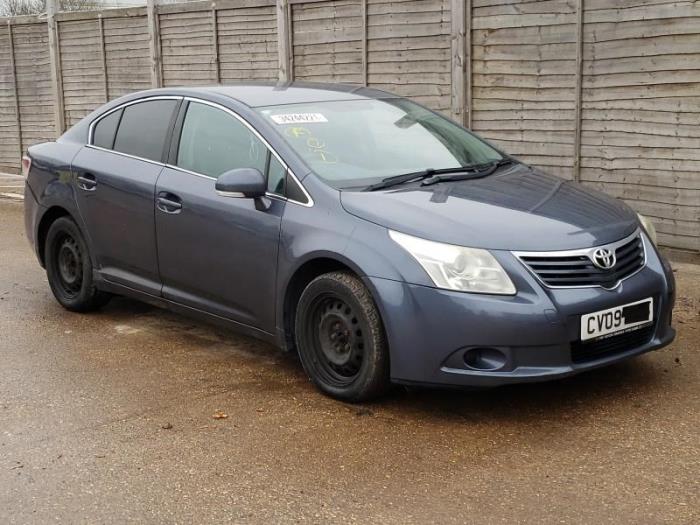 Toyota Avensis 2.0 16V D-4D-F Skrotfordon (2009, BLAUW)