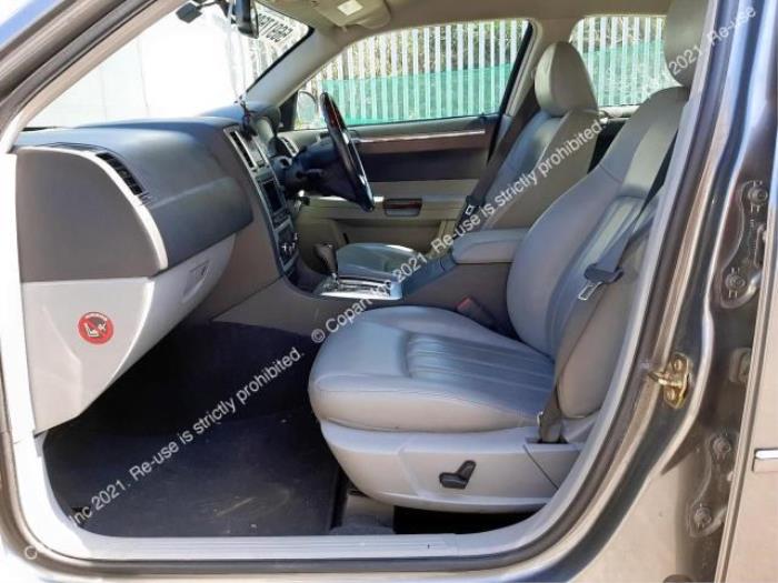 Chrysler 300 C 3.0 CRD V6 24V Sloopvoertuig (2006, Donker, Grijs)