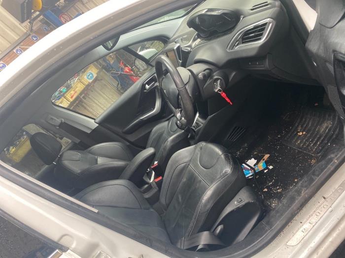 Peugeot 208 I 1.2 Vti 12V PureTech 82 Sloopvoertuig (2012, Wit)