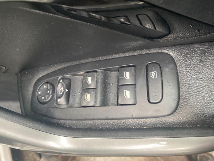 Peugeot 208 I 1.2 Vti 12V PureTech 82 Sloopvoertuig (2012, Wit)