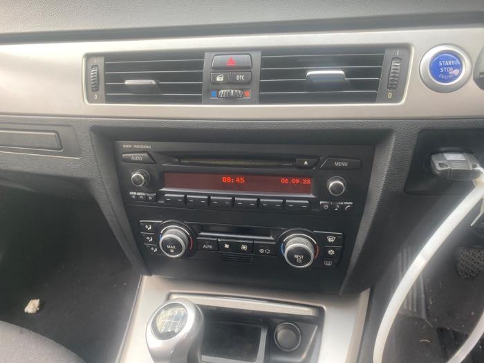 BMW 3 serie 318i 16V Sloopvoertuig (2009, Donker, Grijs)