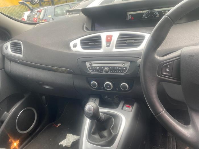 Renault Grand Scénic III 1.4 16V TCe 130 Sloopvoertuig (2010, Beige)