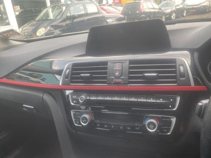 BMW 3 serie 318i 1.5 TwinPower Turbo 12V Sloopvoertuig (2016, Wit)