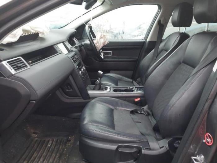 Landrover Discovery Samochód złomowany (2017, Srebrnoszary)