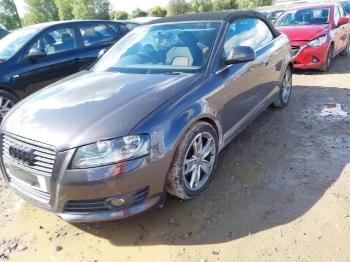 Audi A3 Cabriolet 1.2 TFSI Samochód złomowany (2010, Ciemny, Purpurowy)