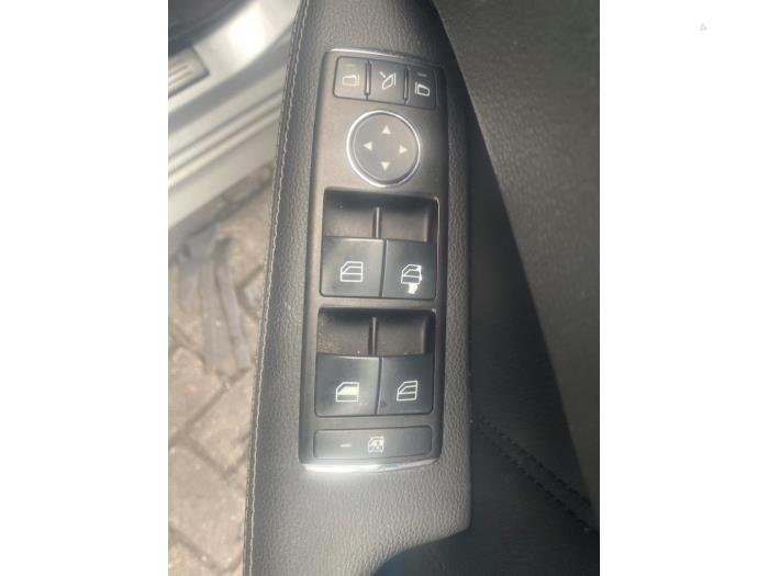 Mercedes E E-350 BlueTec V6 24V Skrotfordon (2009, LICHT ZILVERGRIJS)