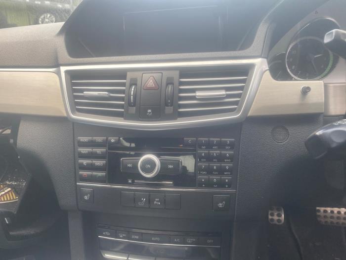 Mercedes E E-350 BlueTec V6 24V Skrotfordon (2009, LICHT ZILVERGRIJS)