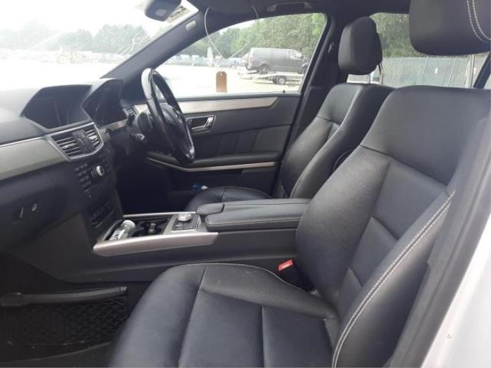 Mercedes E E-350 BlueTec V6 24V Skrotfordon (2009, LICHT ZILVERGRIJS)