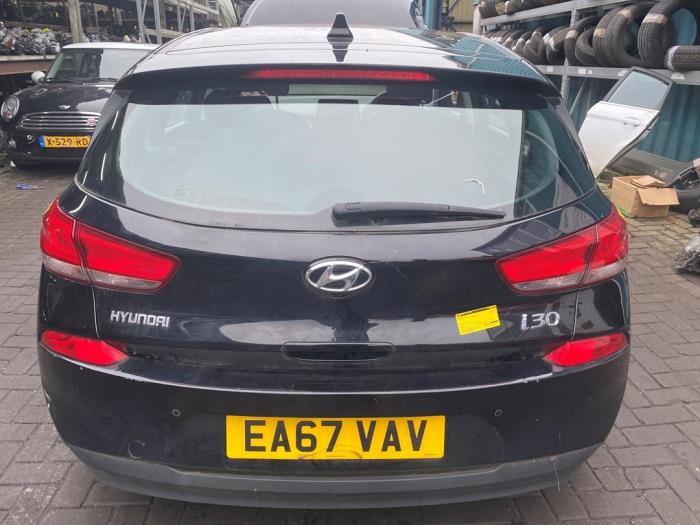 Hyundai i30 1.0 T-GDI 12V Sloopvoertuig (2017, Zwart)
