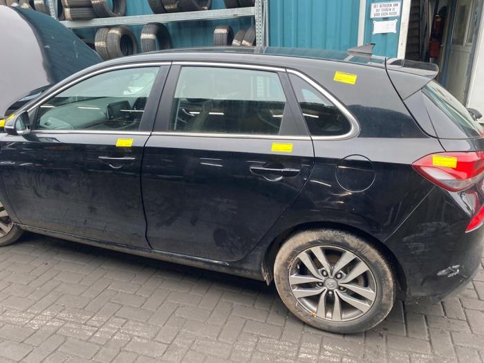 Hyundai i30 1.0 T-GDI 12V Sloopvoertuig (2017, Zwart)