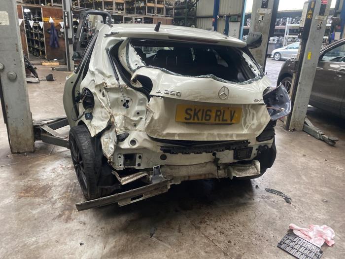 Mercedes A 2.0 A-250 Turbo 16V Skrotfordon (2016, 650 (CALCIETWIT - UNILAK))