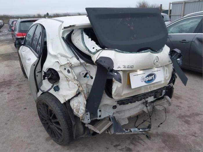 Mercedes A 2.0 A-250 Turbo 16V Skrotfordon (2016, 650 (CALCIETWIT - UNILAK))