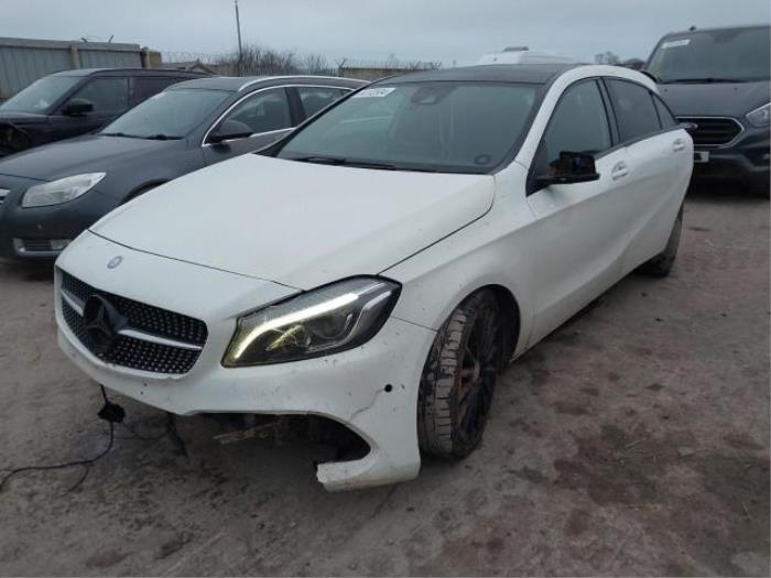Mercedes A 2.0 A-250 Turbo 16V Skrotfordon (2016, 650 (CALCIETWIT - UNILAK))