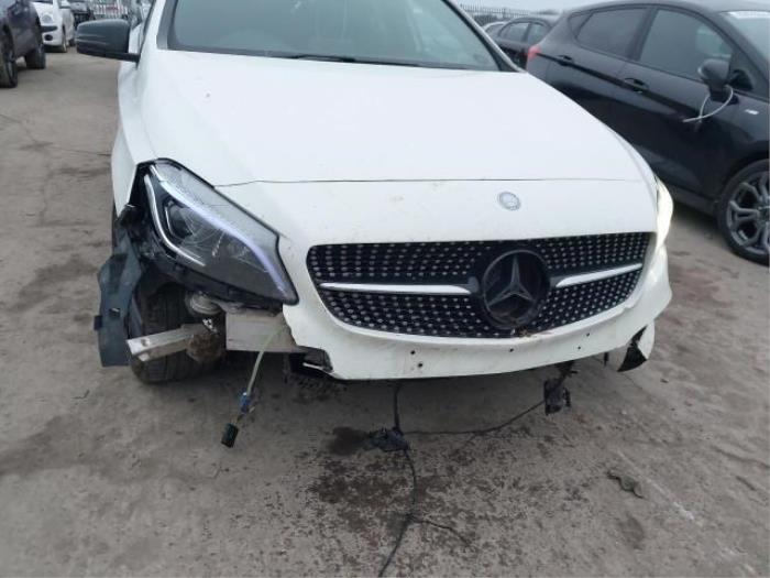 Mercedes A 2.0 A-250 Turbo 16V Skrotfordon (2016, 650 (CALCIETWIT - UNILAK))