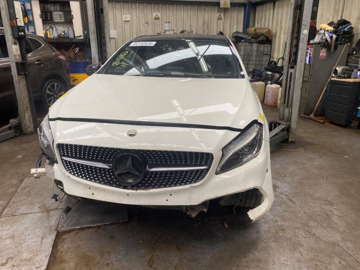 Mercedes A 2.0 A-250 Turbo 16V Skrotfordon (2016, 650 (CALCIETWIT - UNILAK))