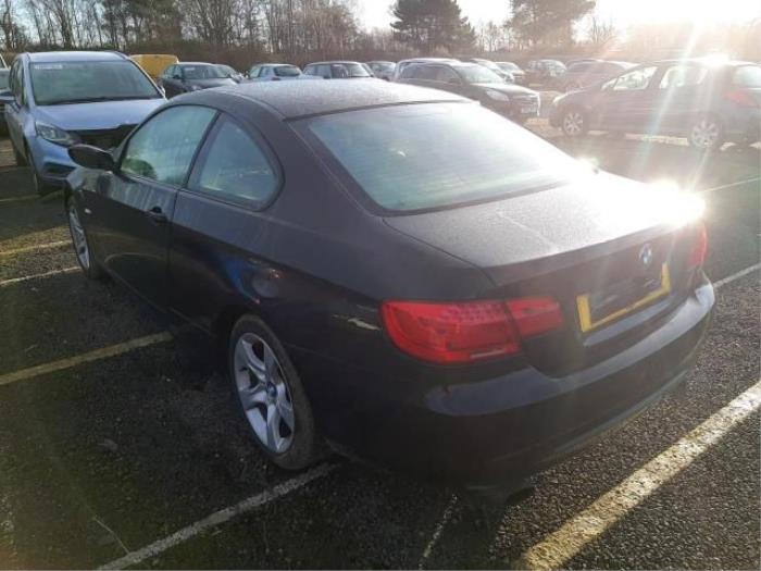 BMW 3 serie 318i 16V Skrotfordon (2011, SCHWARZ II (668))