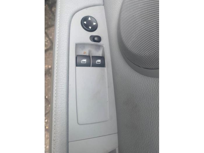 BMW 3 serie 318i 16V Skrotfordon (2011, SCHWARZ II (668))