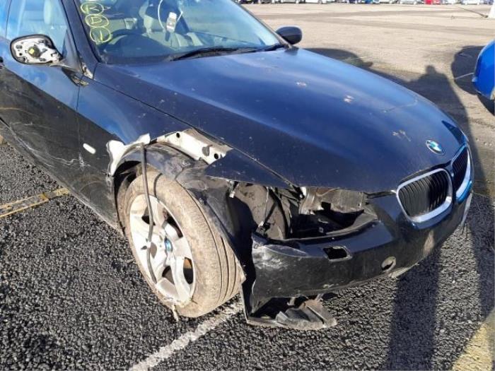 BMW 3 serie 318i 16V Skrotfordon (2011, SCHWARZ II (668))