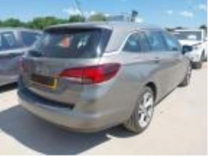 Opel Astra K Sports Tourer 1.0 Turbo 12V Sloopvoertuig (2016, Moondust, Moonmist, Muisgrijs, Zilvergrijs)