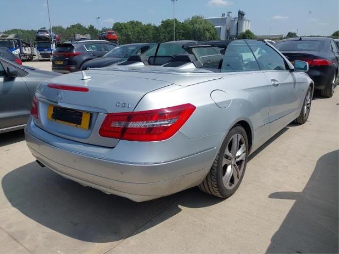 Mercedes E E-250 CGI 16V BlueEfficiency Sloopvoertuig (2010, Metallic, Zilvergrijs)