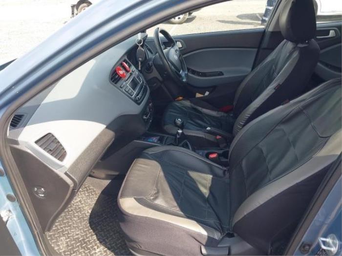 Hyundai i20 1.2i 16V Sloopvoertuig (2015, Blauw)