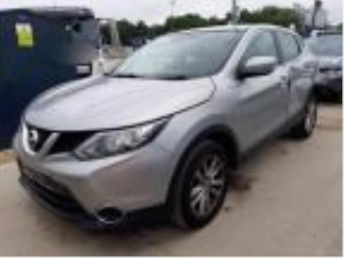 Nissan Qashqai 1.2 DIG-T 16V Sloopvoertuig (2014, Zilvergrijs)