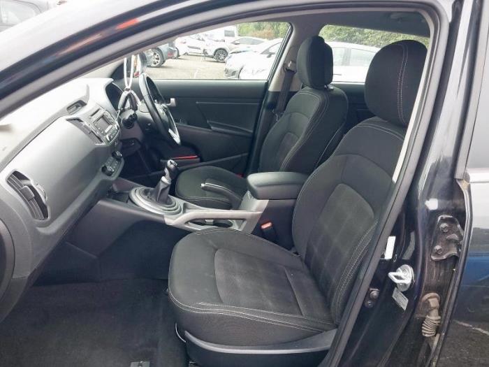 Kia Sportage 1.6 GDI 16V 4x2 Skrotfordon (2016, ZWART)