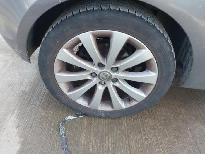 Opel Meriva 1.4 Turbo 16V Ecotec Skrotfordon (2015, DONKER GRIJS)