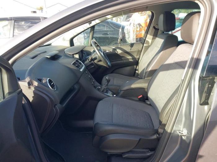 Opel Meriva 1.4 Turbo 16V Ecotec Skrotfordon (2015, DONKER GRIJS)