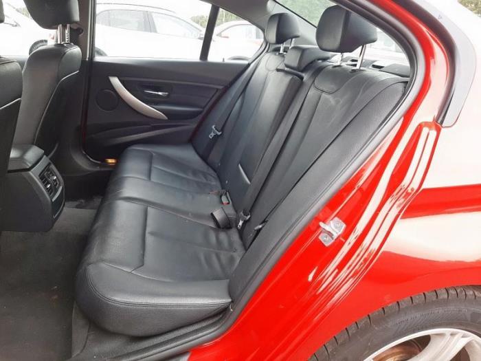 BMW 3 serie 320i 2.0 16V Skrotfordon (2013, ROOD)